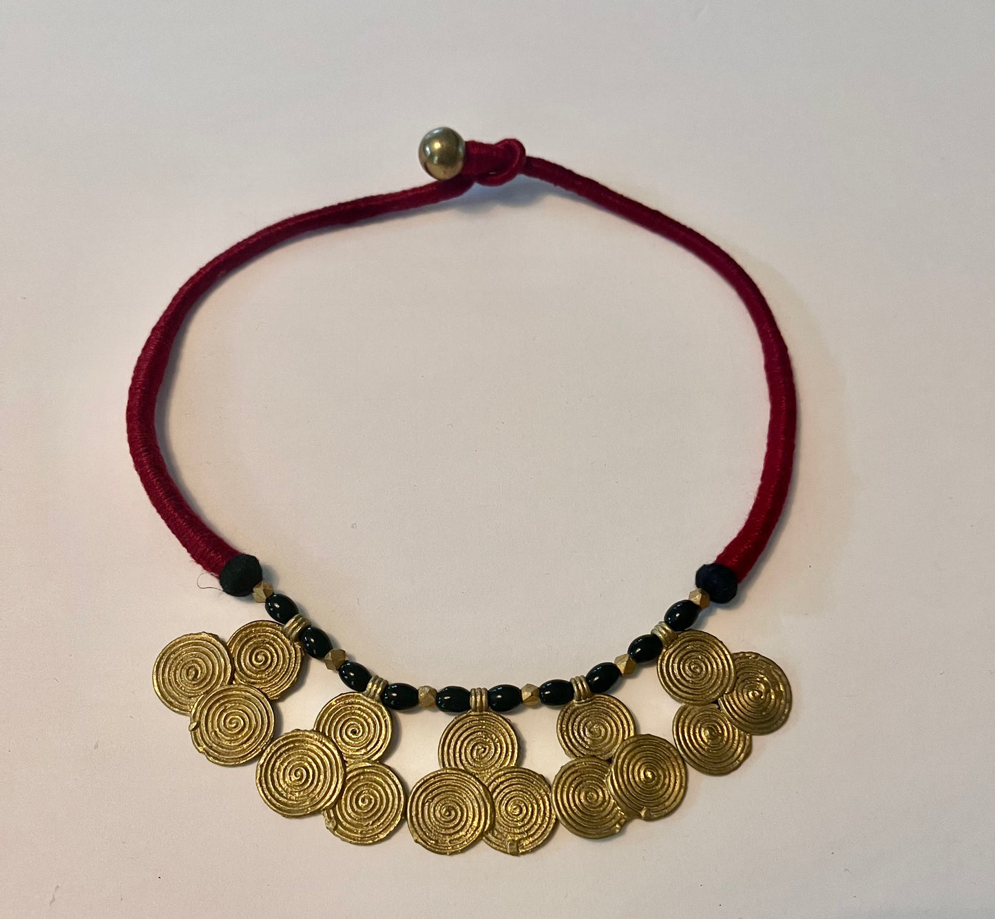 NO BRAND Red Thick Necklace 4 Metal Beads