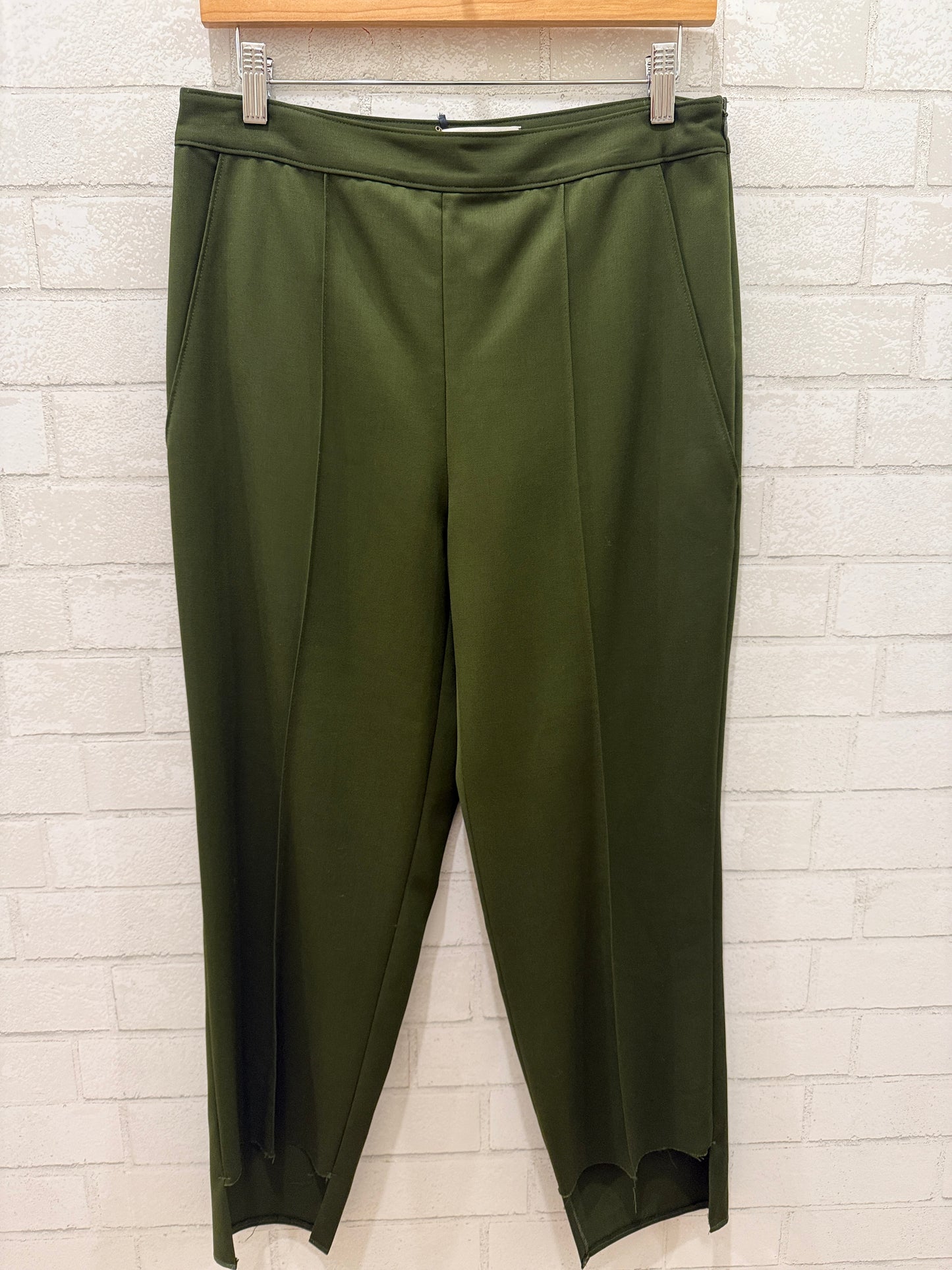 ARIAS NWT Pants with cut outs bottoms / S