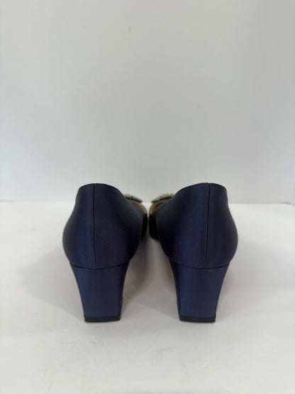 MANOLO BLAHNIK Satin Block Heel Pump / 8-EU38