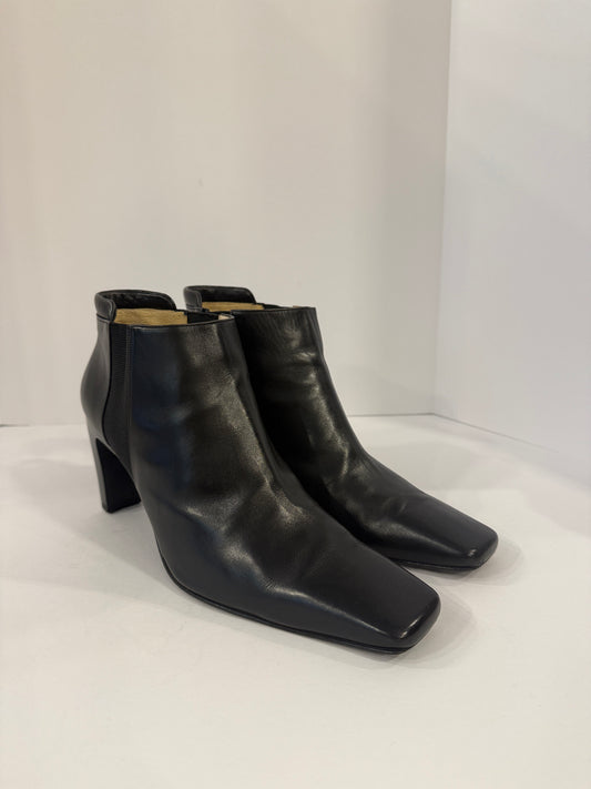 CHANEL Short Boot With Logo On Heels/ US:10-EU:41