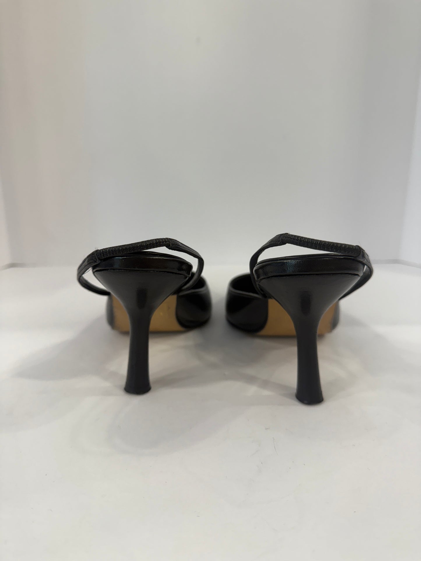 CHANEL Leather Pointed Pump With Heels/ US 7 -EU 37.5