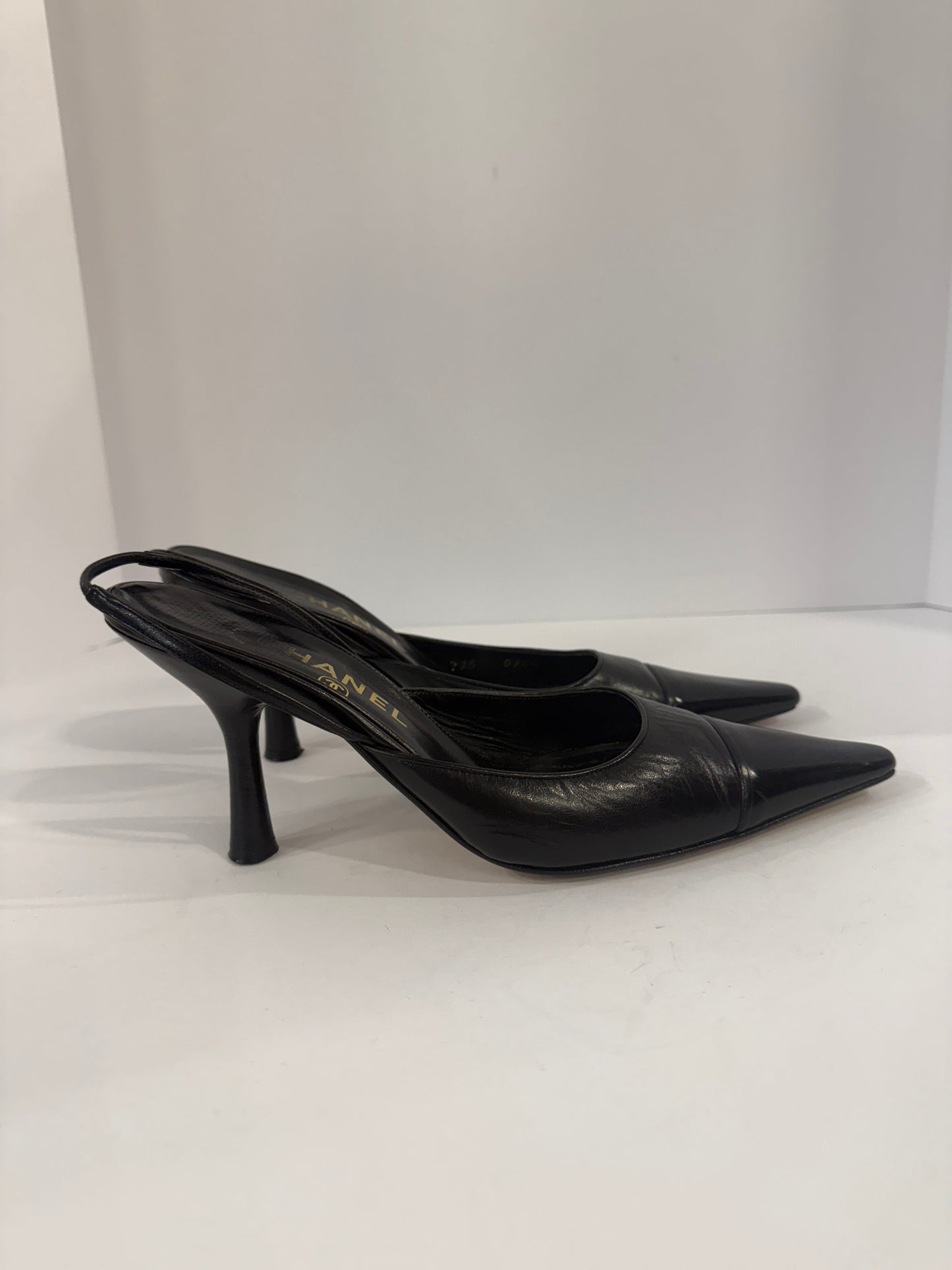 CHANEL Leather Pointed Pump With Heels/ US 7 -EU 37.5