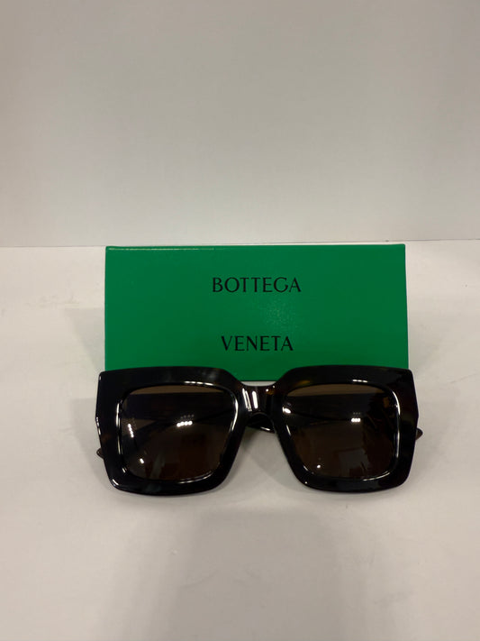 BOTTEGA VENETA Square Sunglasses / OS