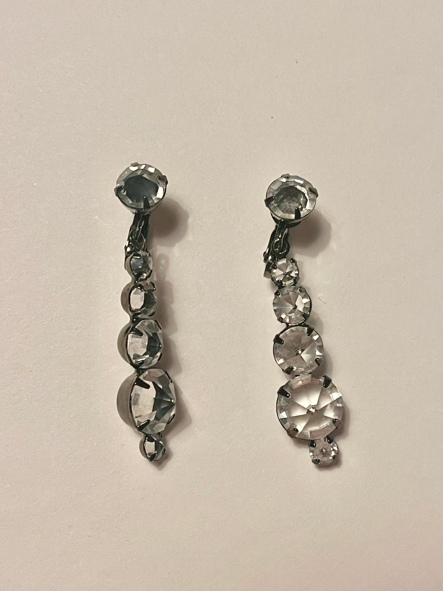NO BRAND Vintage Rhinestone Clip-on Earrings