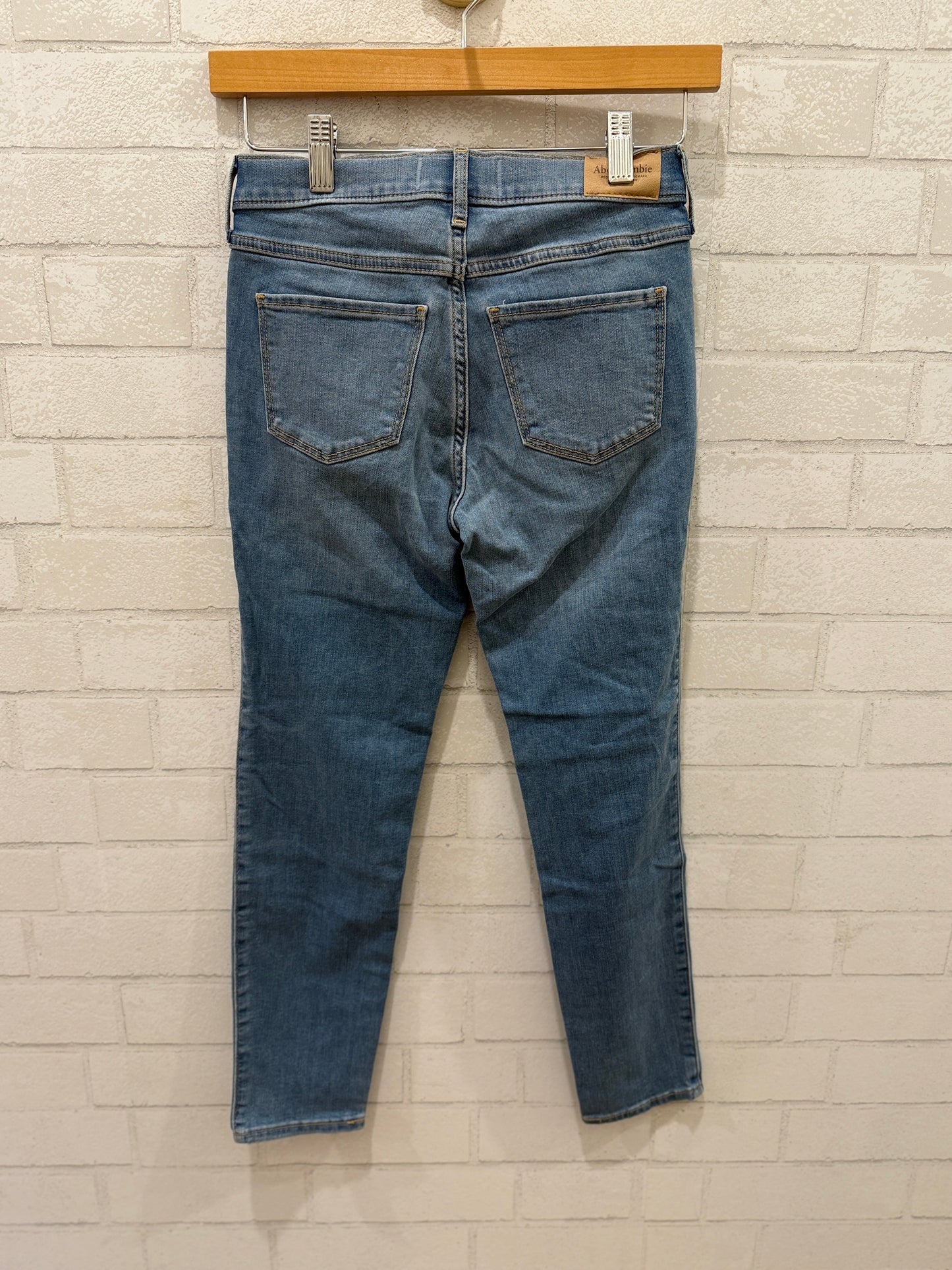 ABERCROMBIE NWT Jeans / 11-12Y