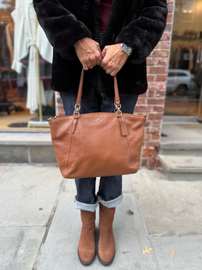 COACH Pebble Leather Shoulder Handbag / OS