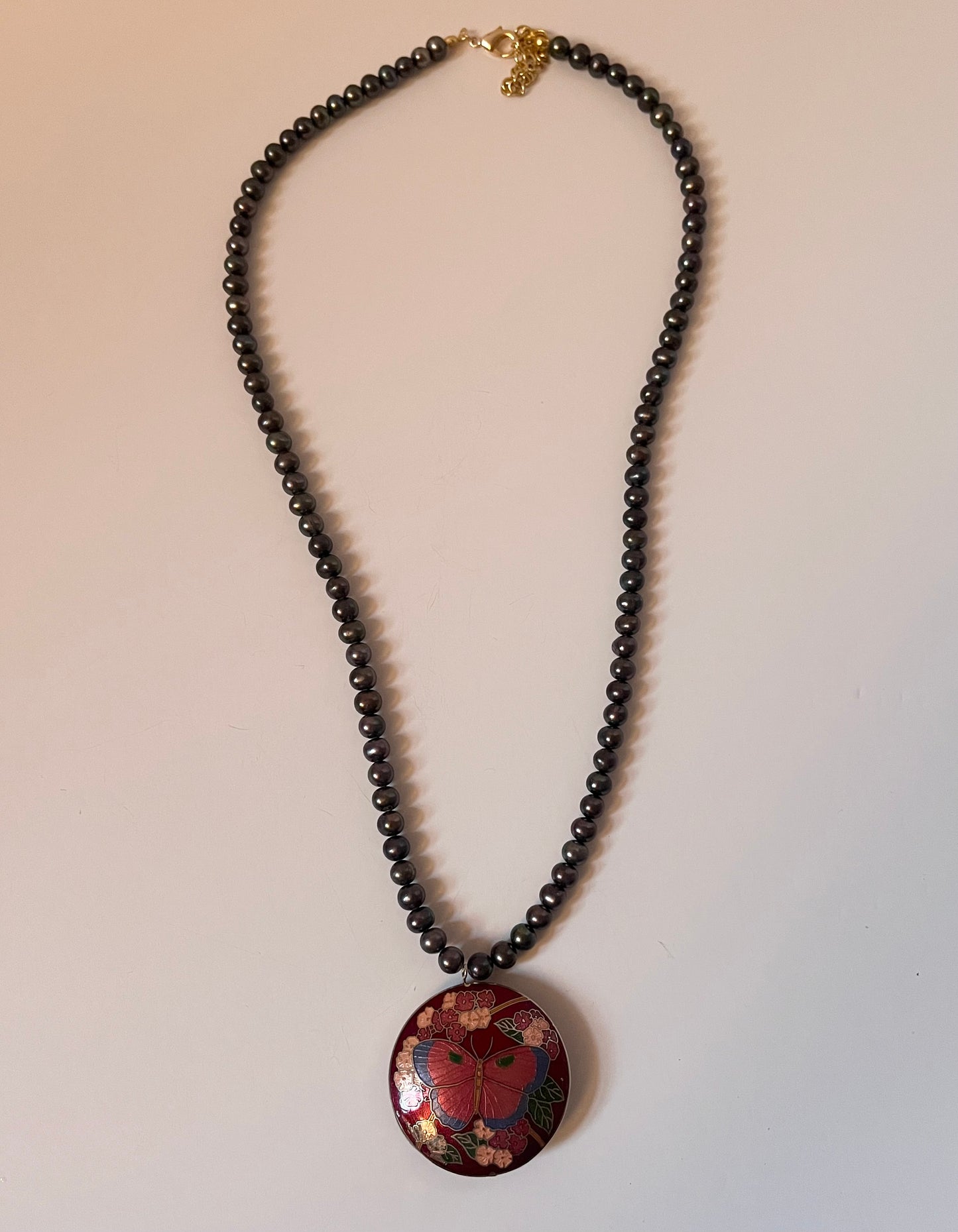 NO BRAND Vintage Butterfly Puffy Cloisonné Pendant Necklace