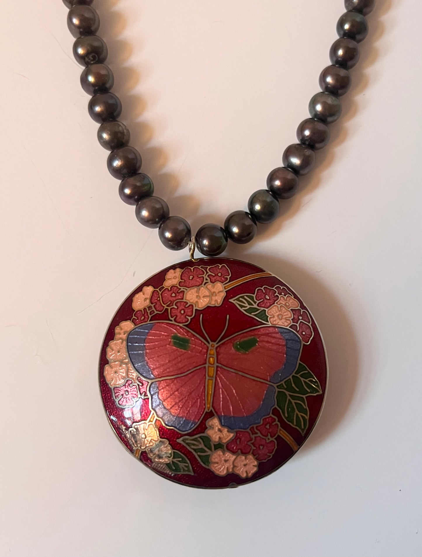 NO BRAND Vintage Butterfly Puffy Cloisonné Pendant Necklace