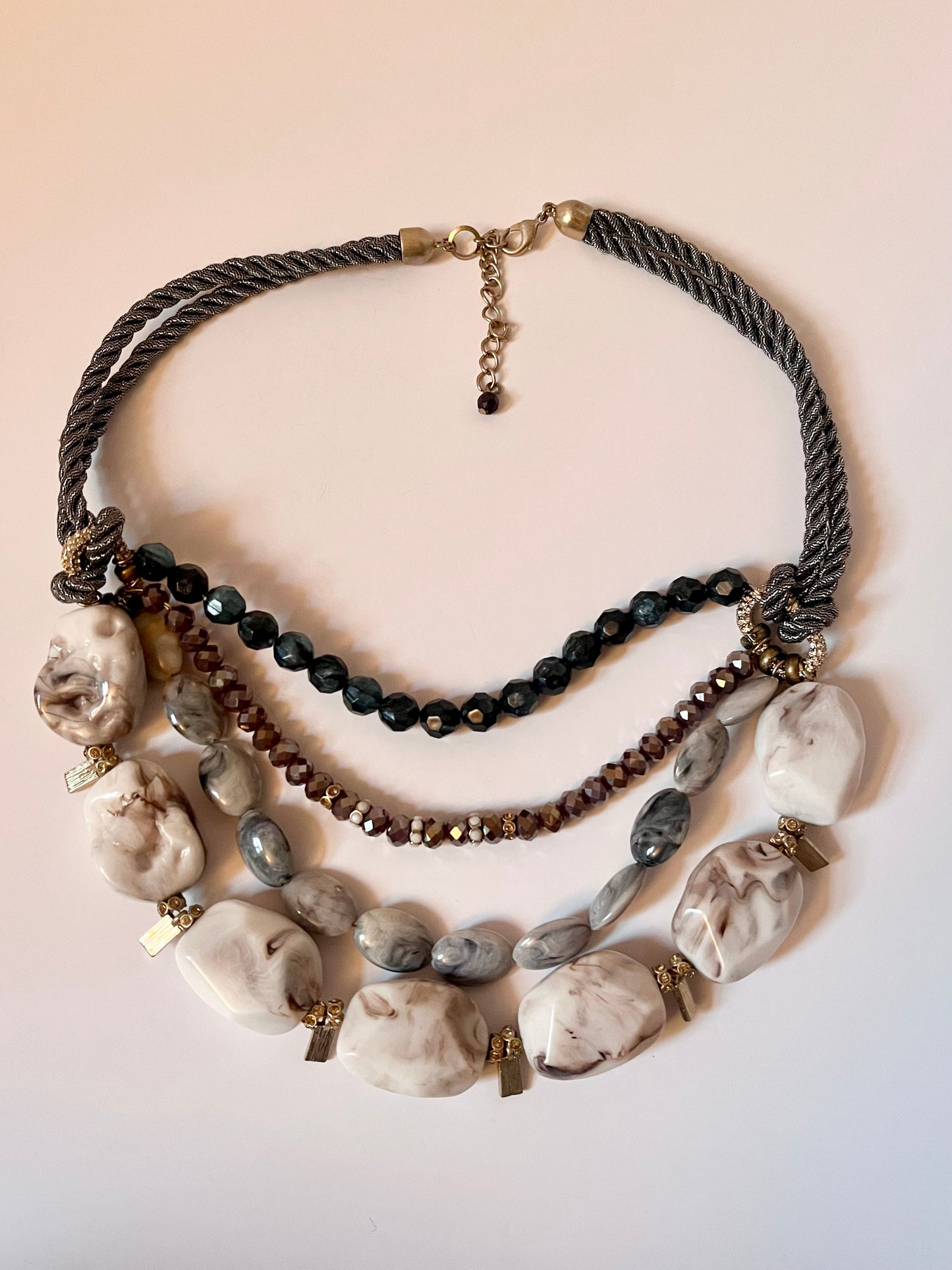 NO BRAND Chunky Beaded Layered Cord Necklace