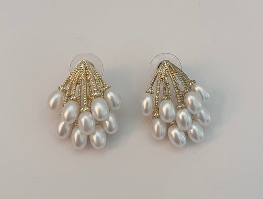 NO BRAND Pearl Cluster Earrings