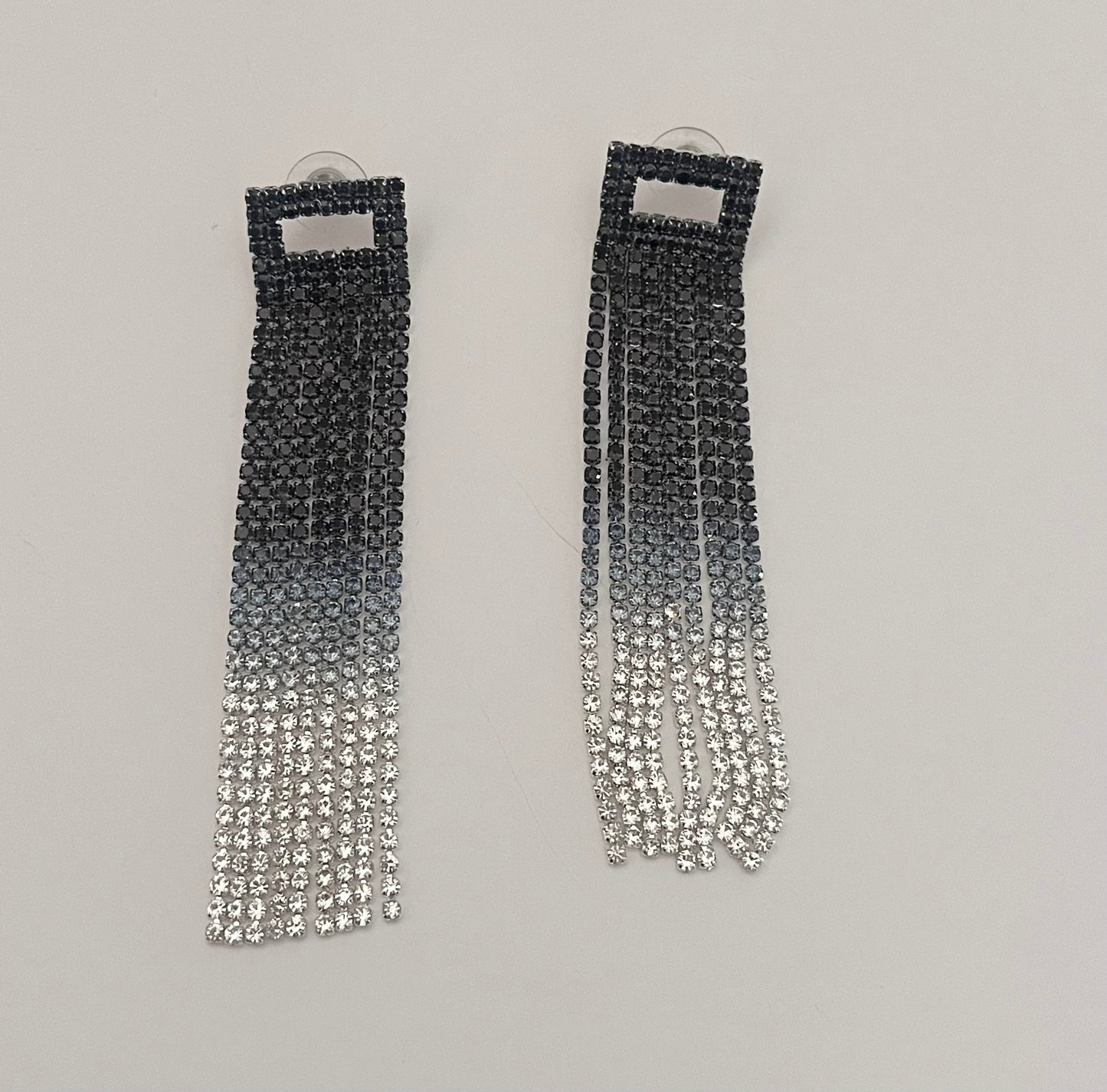 NO BRAND Gradient Rhinestone Tassel Earrings