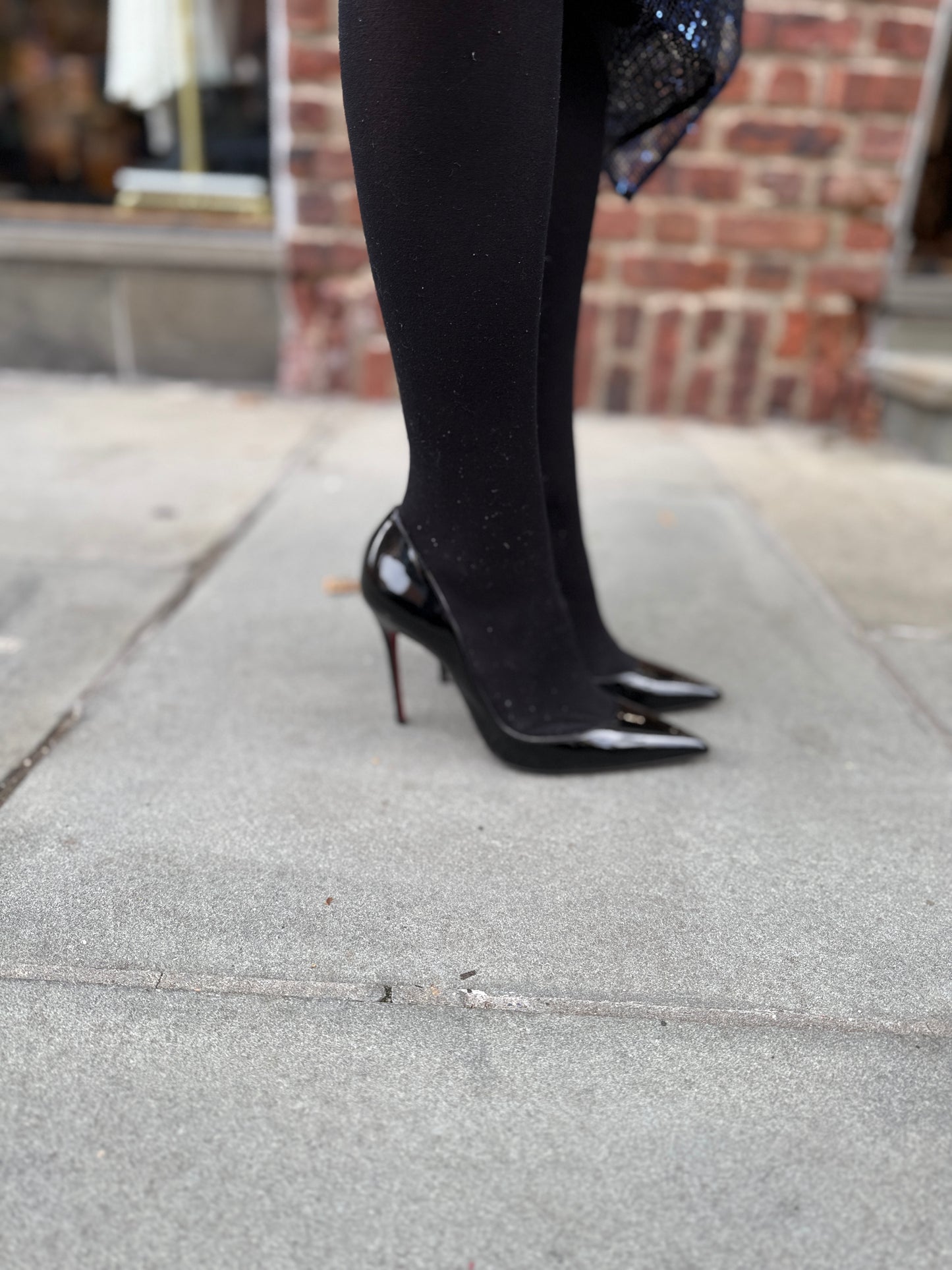 LOUBOUTIN Pointed Patent Leather Pumps/ US 8.5 -EU 39