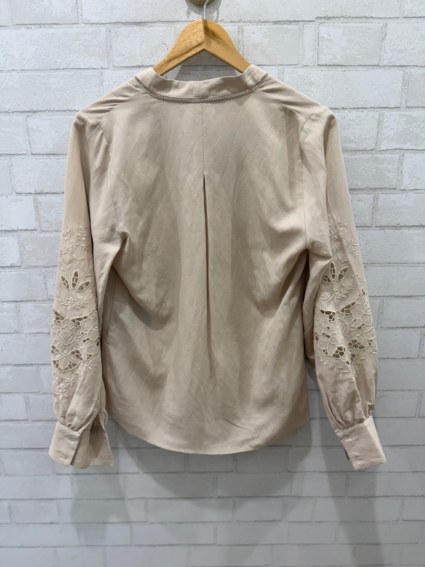 KOBI HALPERIN V-Neck Blouse W Flowers on Sleeves/ S-36