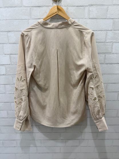 KOBI HALPERIN V-Neck Blouse W Flowers on Sleeves/ S-36