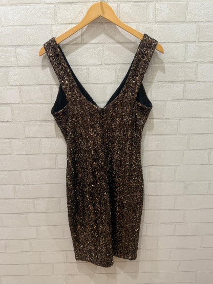 DRESS THE POPULATION Sleeveless Sequin Dress / M