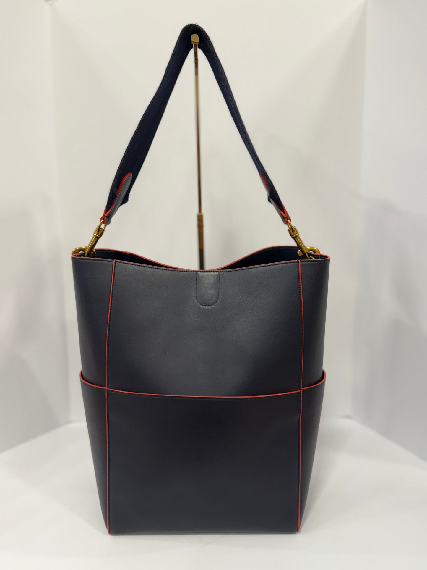CÉLINE Leather Seau Sangle Tote Bag/OS