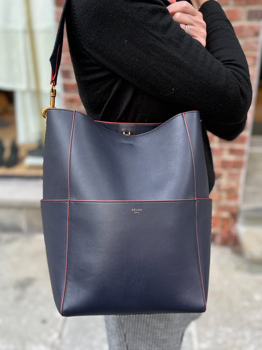CÉLINE Leather Seau Sangle Tote Bag