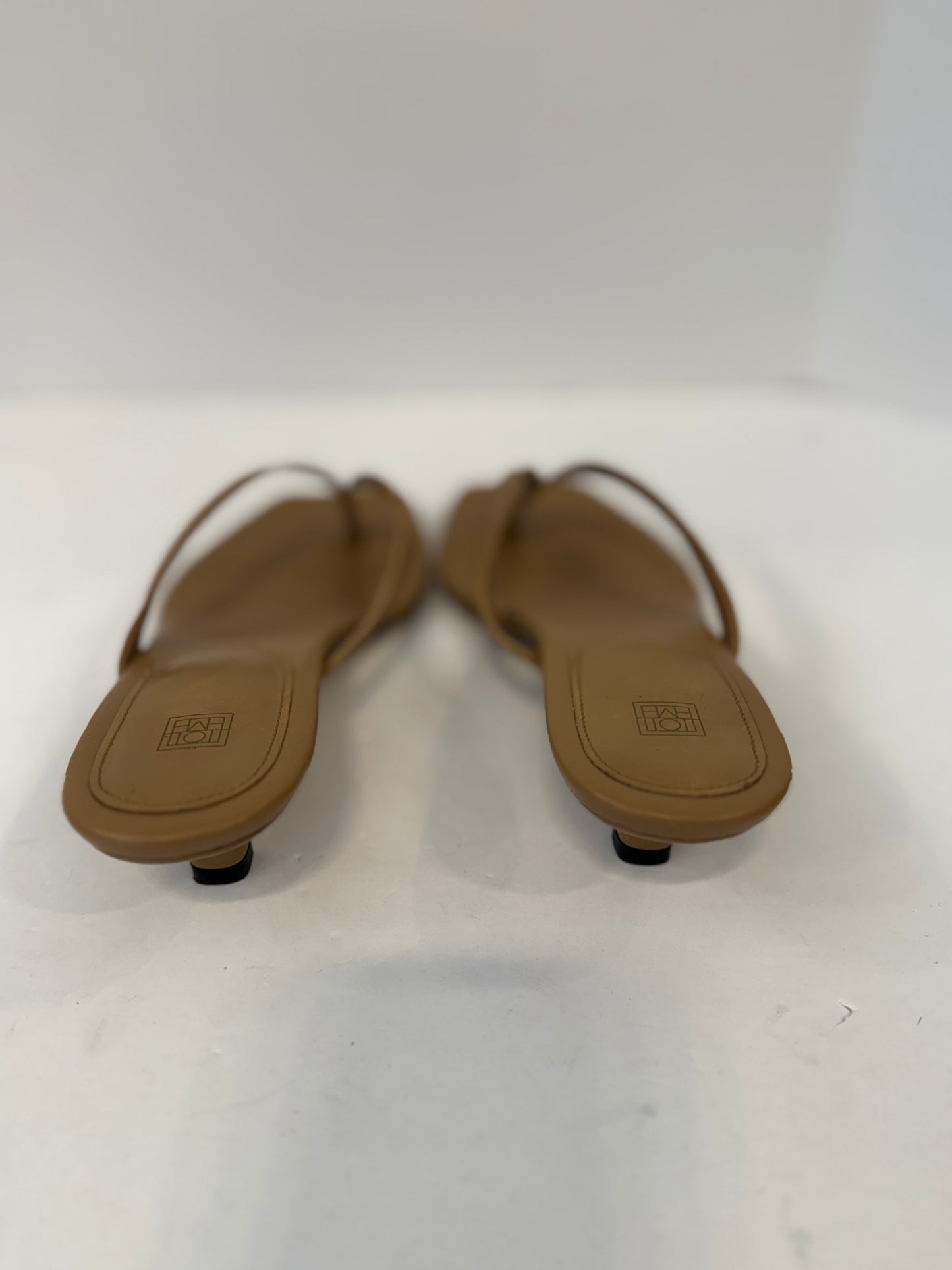 TOTEME Leather Heeled Thong Sandal in Camel — Excellent | US7-EU37