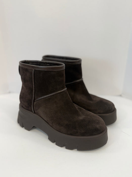 GIANVITO ROSSI Stormy Suede Ankle Boots / US8-EU39