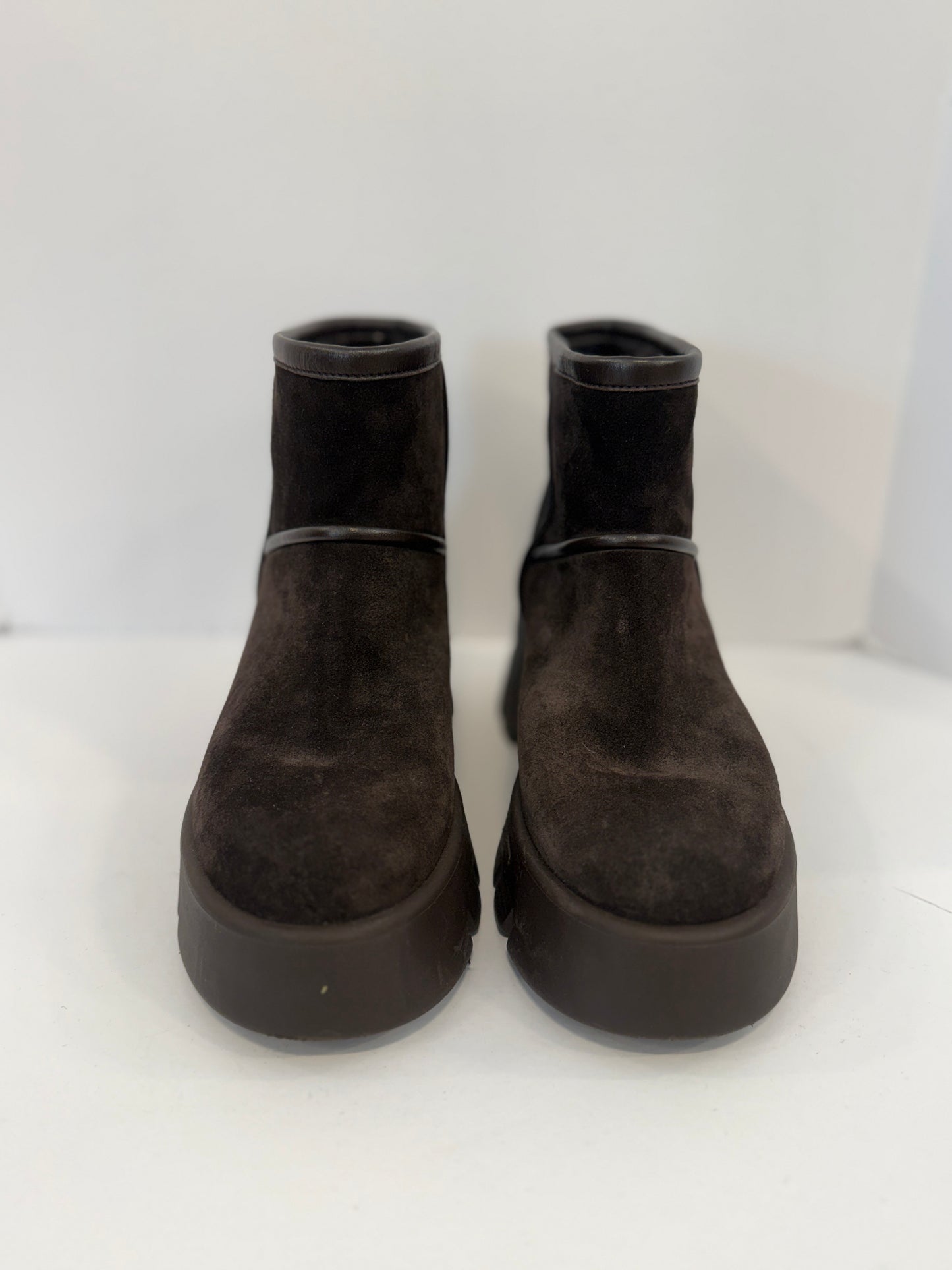 GIANVITO ROSSI Stormy Suede Ankle Boots / US8-EU39