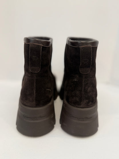 GIANVITO ROSSI Stormy Suede Ankle Boots / US8-EU39