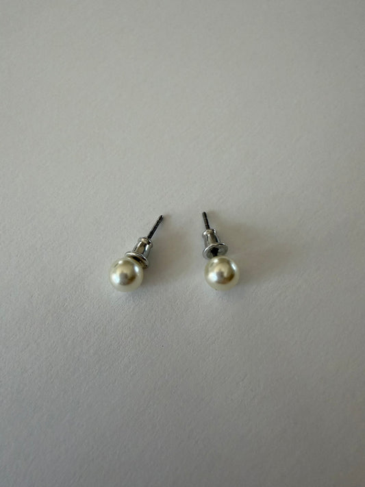 NO BRAND Pearl Stud Earrings