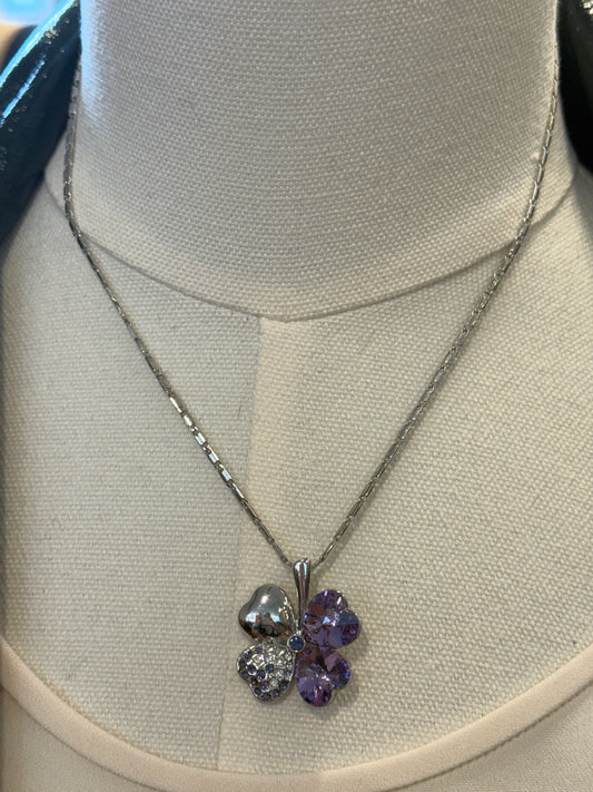 NO BRAND Necklace W Flower Pendant