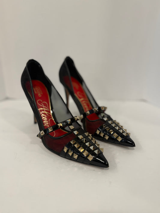 VALENTINO GARAVANI Rockstud High Heel Pump / US8-EU39