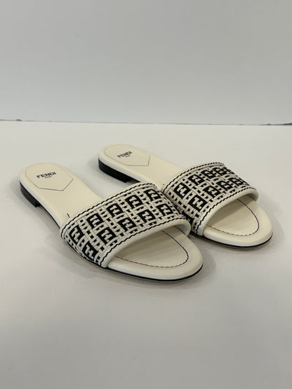 FENDI FF Interlace Woven Leather Slide Sandals / US8-EU39