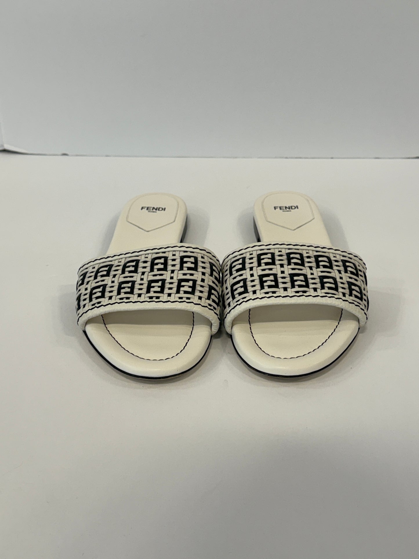 FENDI FF Interlace Woven Leather Slide Sandals / US8-EU39