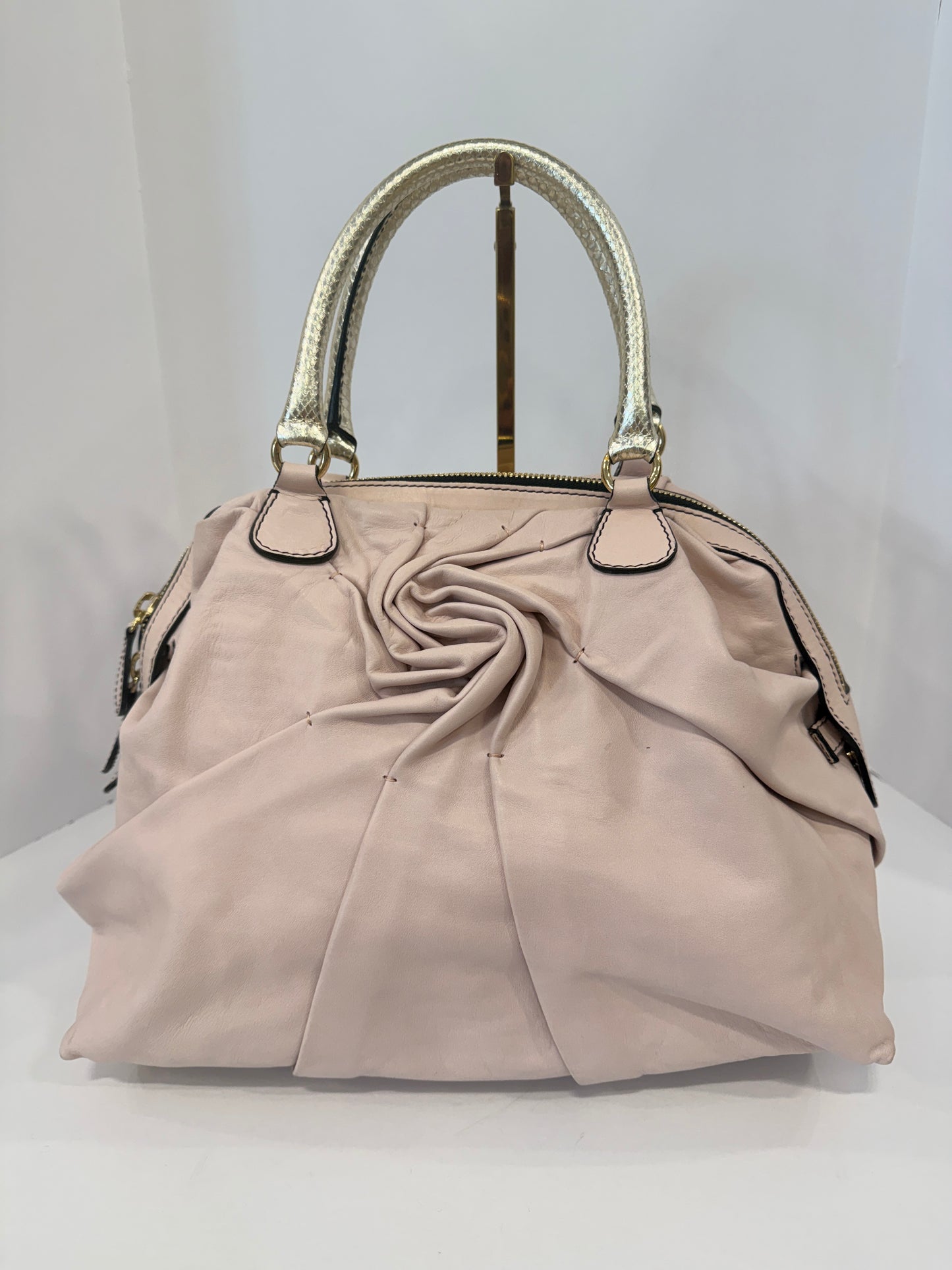 VALENTINO GARAVANI  Leather Rose Pleated Bolsa Satchel Bag