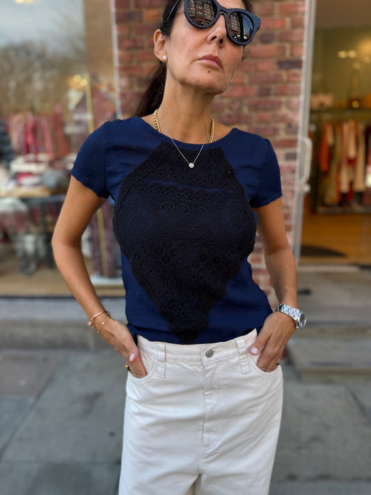 CHLOE K Lace Applique Top / M