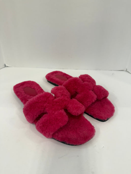 HERMES Faux Fur Slides / US8-EU39