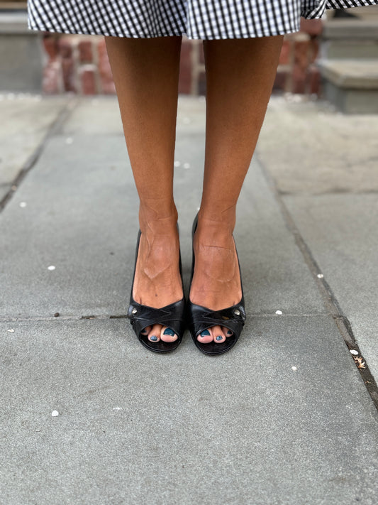 STUART WEITZMAN Black Open Toe Pump / 9-EU39.5