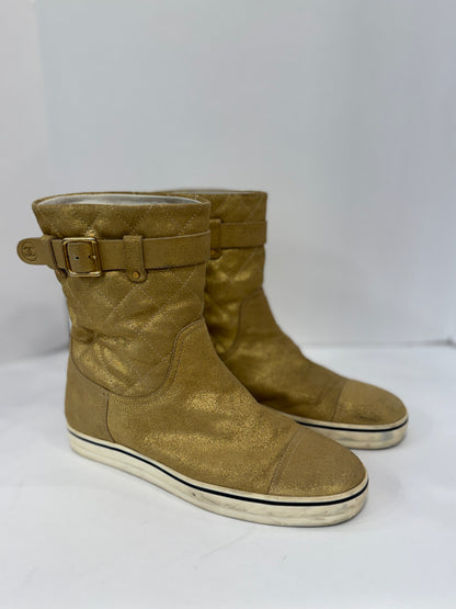 CHANEL Quilted Nubuck Metallic Gold boots / US8.5-EU39.5