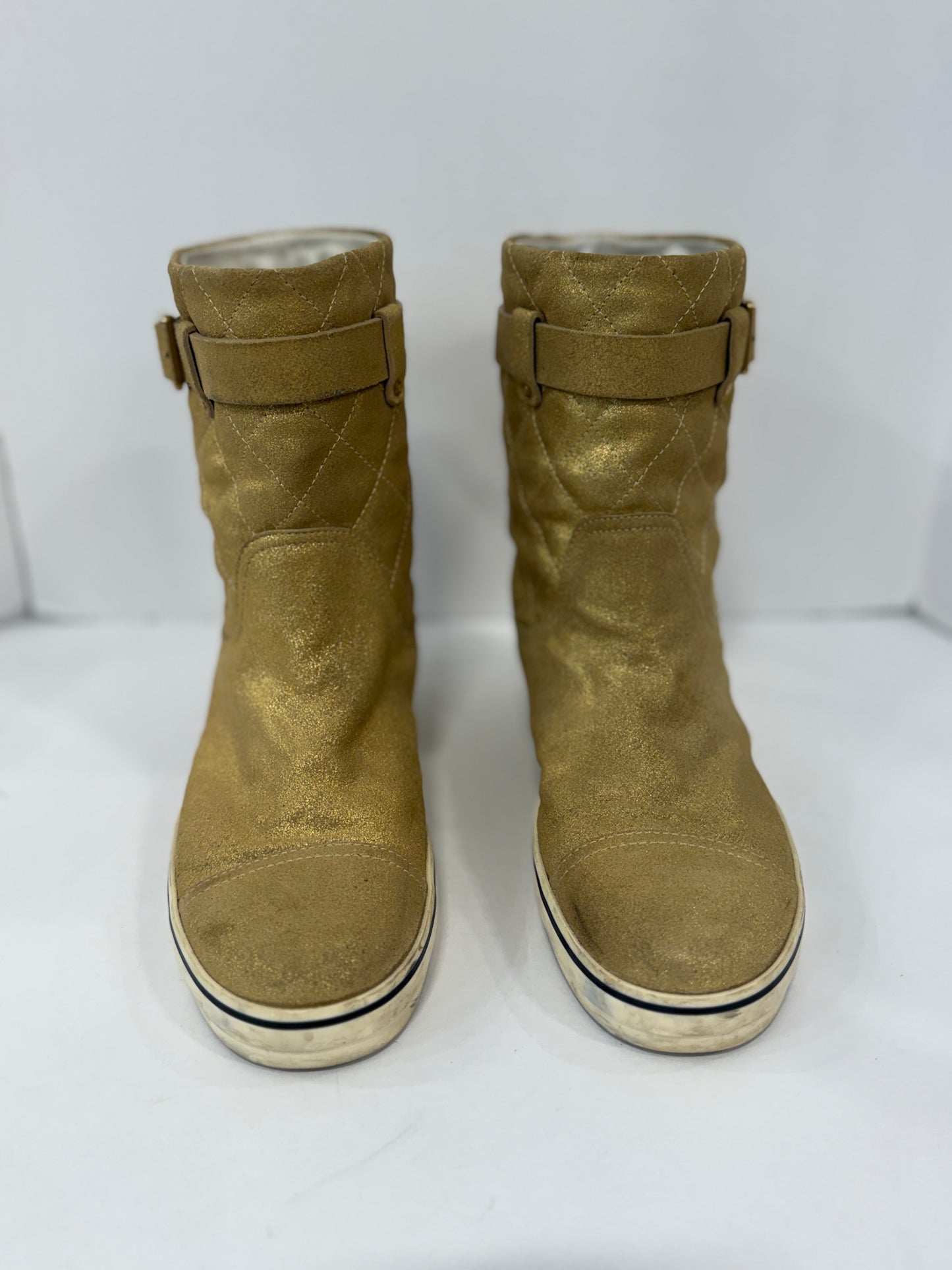 CHANEL Quilted Nubuck Metallic Gold boots / US8.5-EU39.5