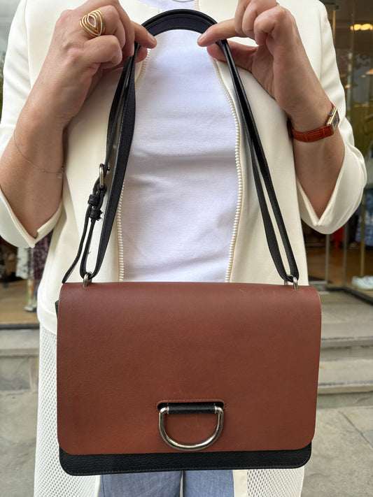 BURBERRY D-Ring Medium Crossbody Bag in Brown & Black Two-Tone Leather — Authentic Pre-Owned
