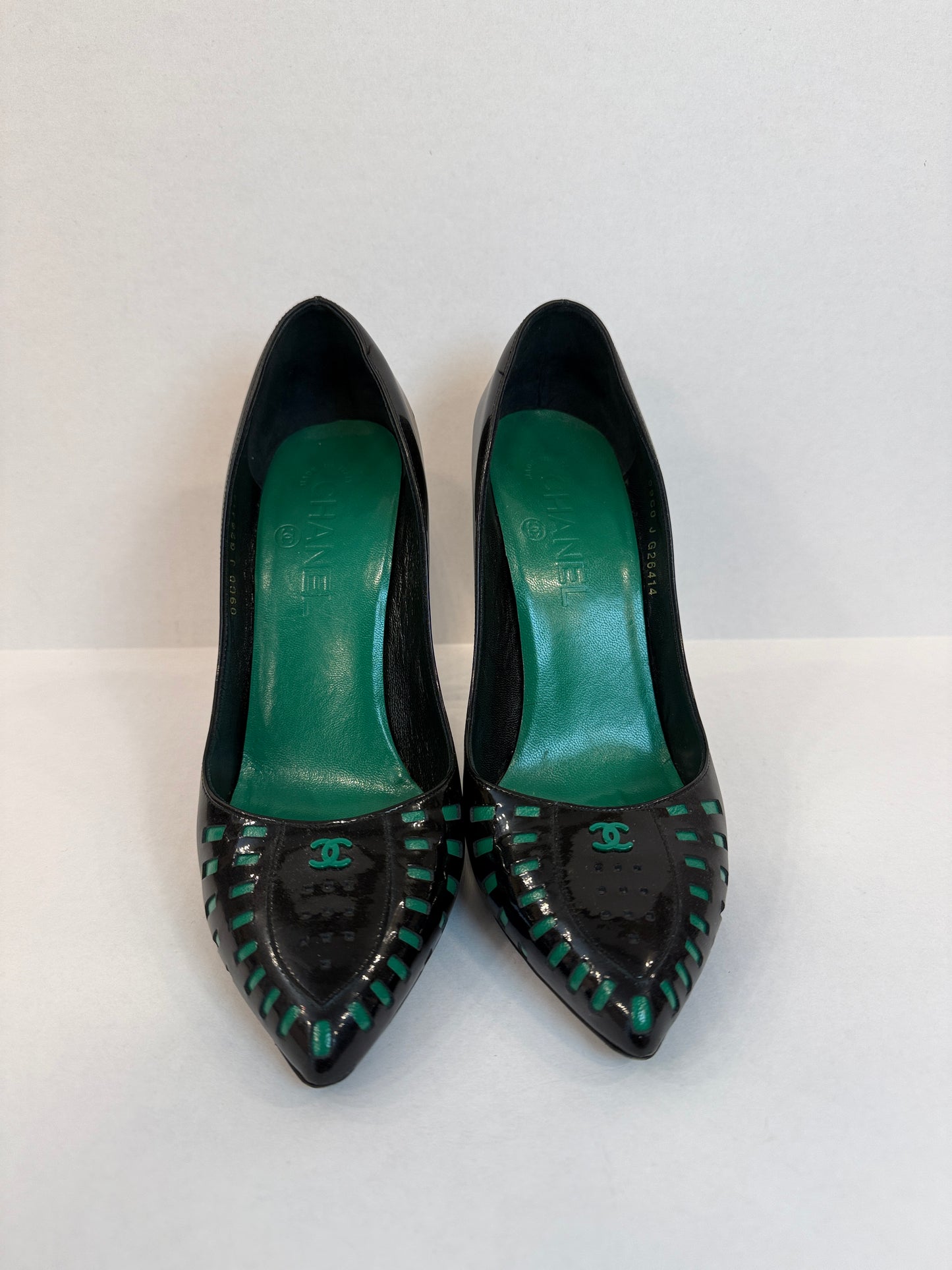 CHANEL Black Patent Leather Pumps with Green Leather Corset Lacing — Authentic | EU 38.5 / US 7.5