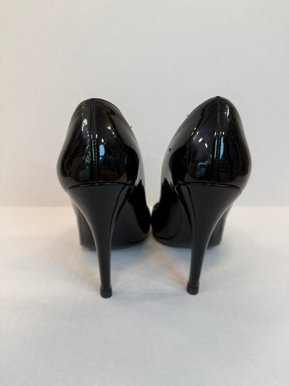 CHANEL Black Patent Leather Pumps with Green Leather Corset Lacing — Authentic | EU 38.5 / US 7.5