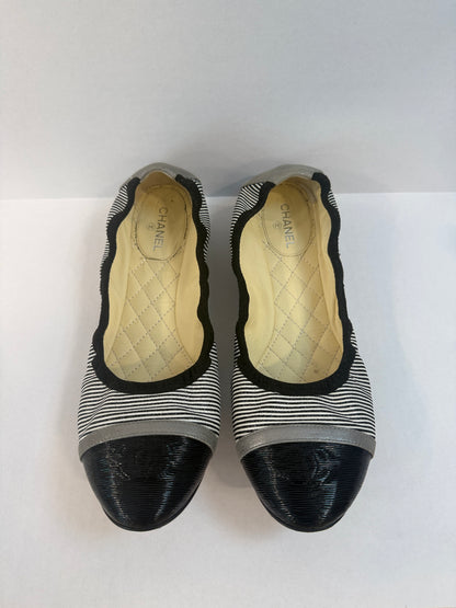CHANEL Cap-Toe Ballet Flat in Striped Gros Grain/US8-EU39