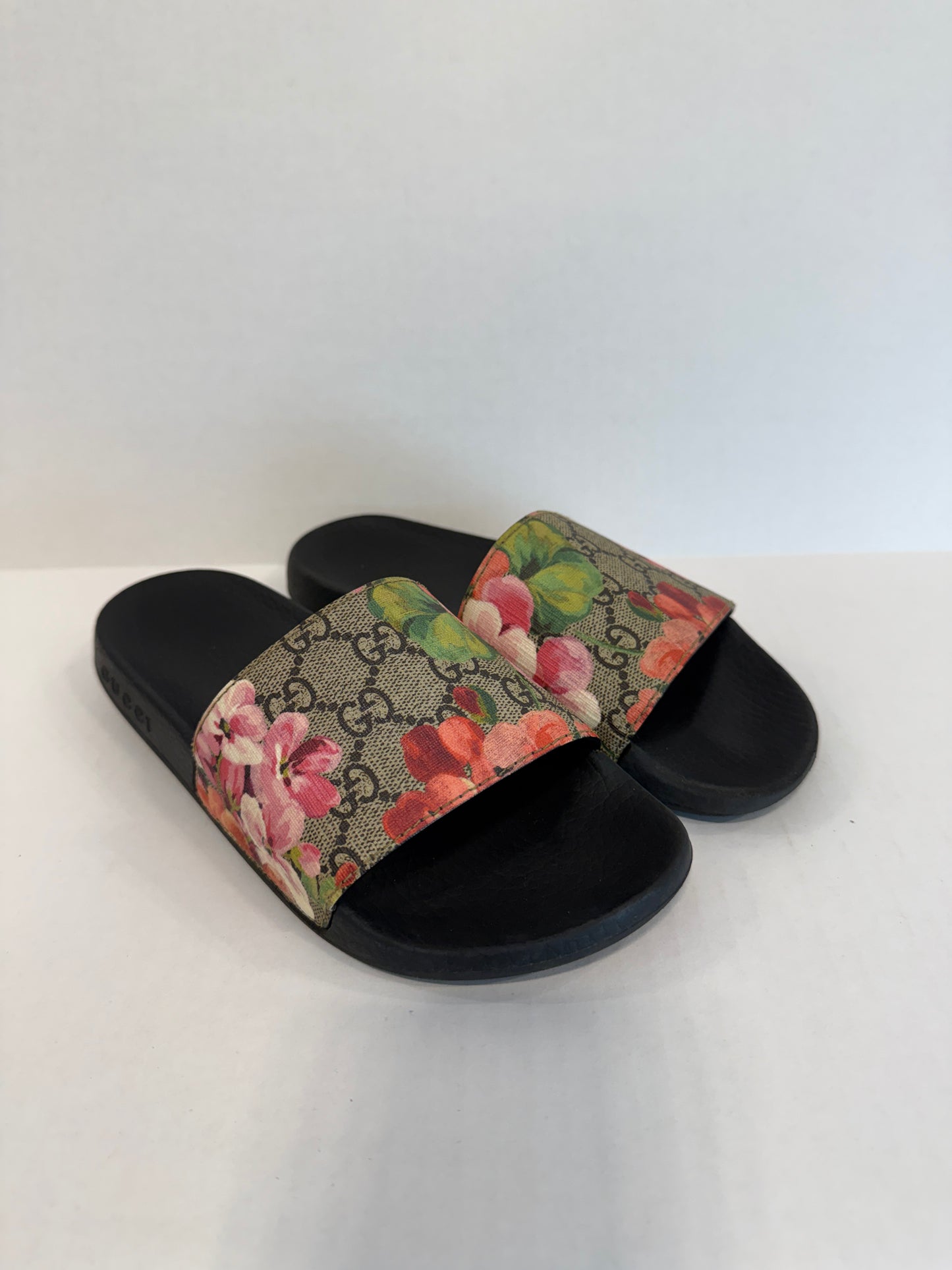GUCCI GG Supreme Blooms Floral Slide Sandals — Authentic Pre-Owned | EU36 / US6