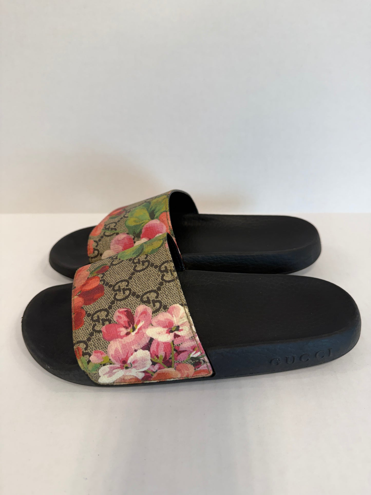 GUCCI GG Supreme Blooms Floral Slide Sandals — Authentic Pre-Owned | EU36 / US6