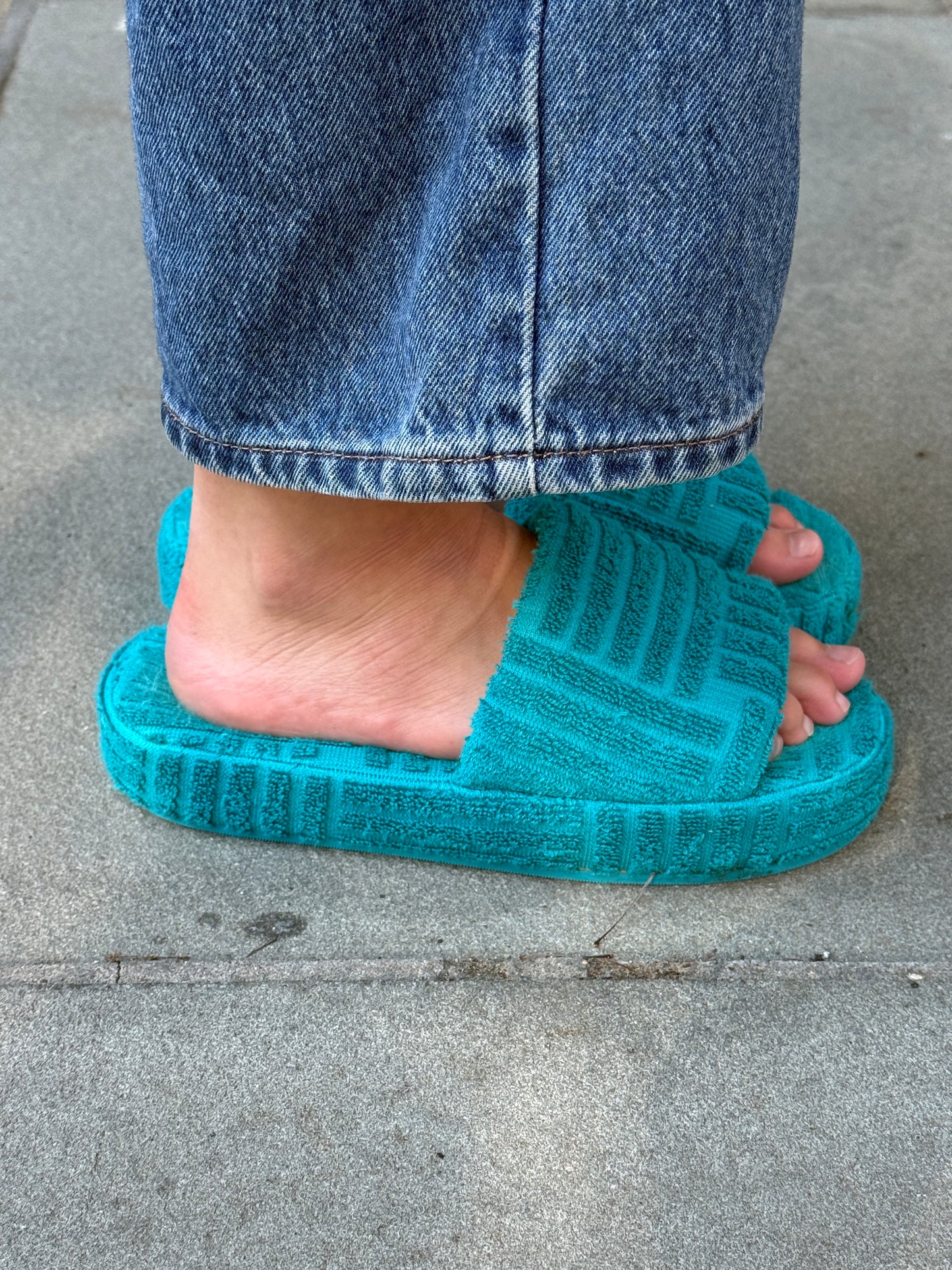 Bottega Veneta Resort Sponge slide teal platform on foot side profile