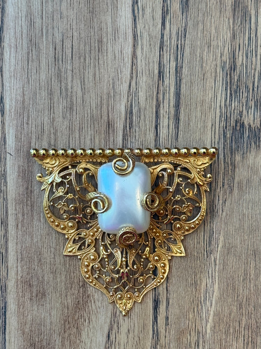 DOMINIQUE AURIENTIS Large Motherof Pearl Brooch Pin / OS