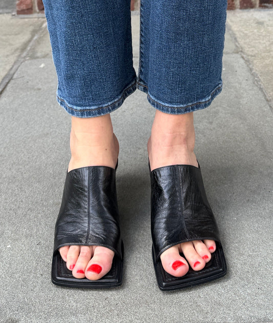 BOTTEGA VENETA Square-Toe Mule Sandals in Black Leather with Gold Sculptural Heel — Authentic Pre-Owned | Daniel Lee | US8.5-EU39