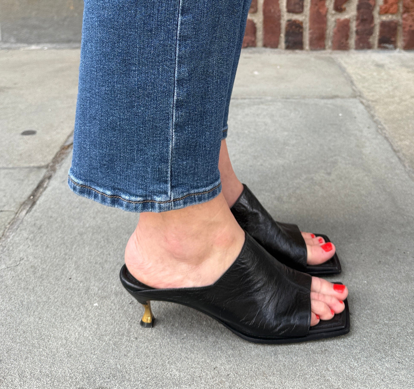 BOTTEGA VENETA Square-Toe Mule Sandals in Black Leather with Gold Sculptural Heel — Authentic Pre-Owned | Daniel Lee | US8.5-EU39
