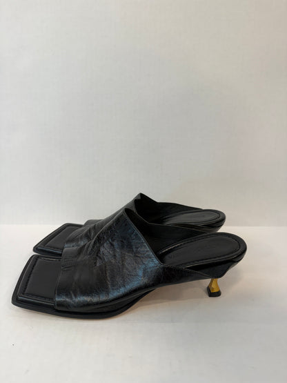 BOTTEGA VENETA Square-Toe Mule Sandals in Black Leather with Gold Sculptural Heel — Authentic Pre-Owned | Daniel Lee | US8.5-EU39