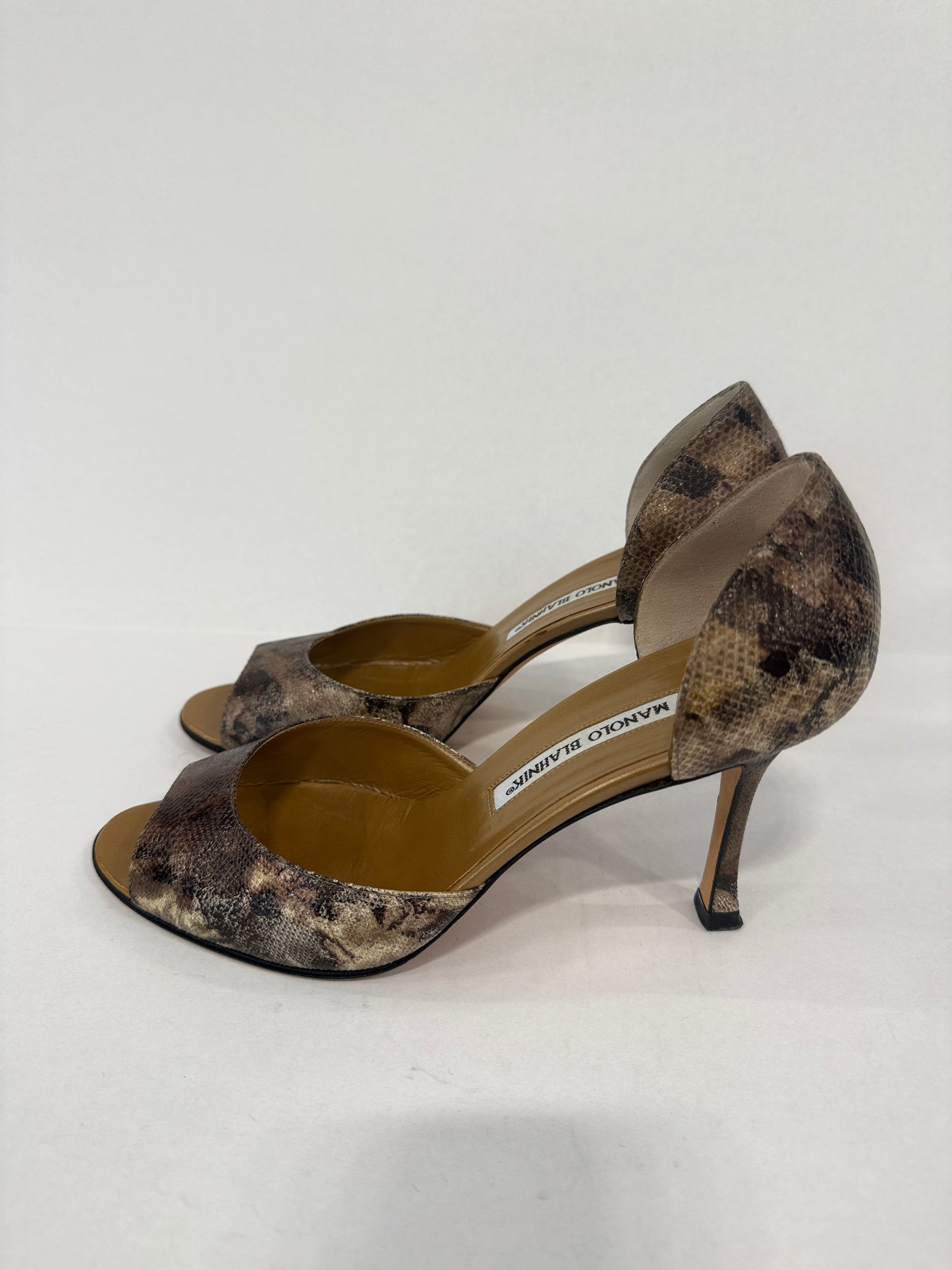 MANOLO BLAHNIK Python Leather Peep-Toe Pump / US7-EU37.5