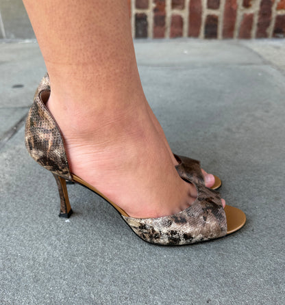 MANOLO BLAHNIK Python Leather Peep-Toe Pump / US7-EU37.5
