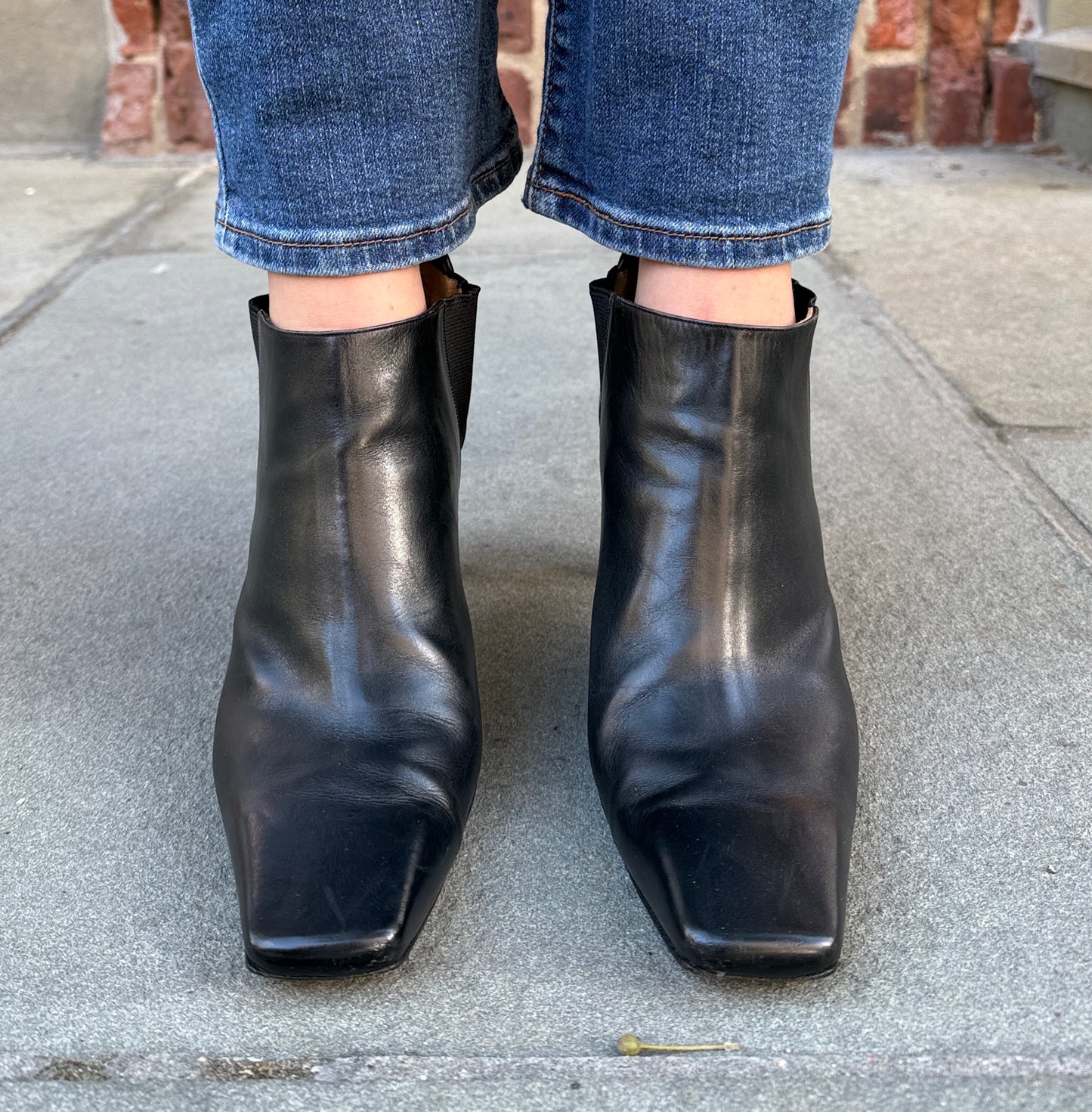 CHANEL CC Logo Chelsea Ankle Boots in Black Leather — Authentic Pre-Owned | EU 41 / US 10